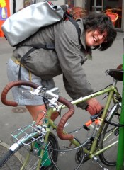 Sophie décroche son vélo.jpg