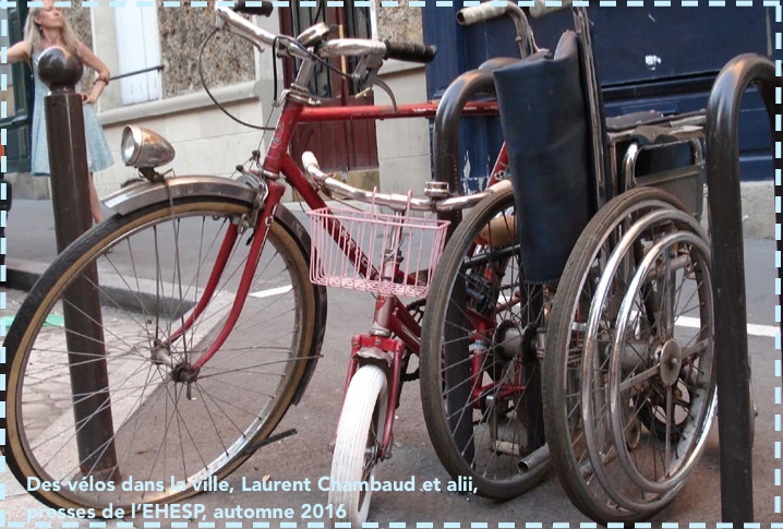 Des vélos dans la ville, photos et textes autre photo