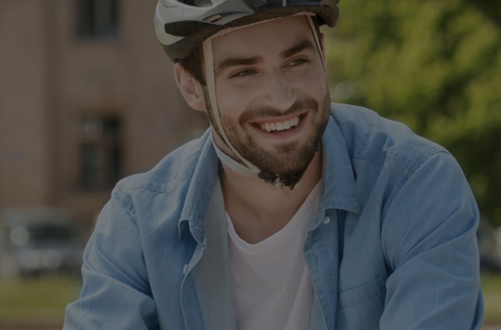 Les cyclistes casqués meurent trois fois plus que les cyclistes roulant sans casque
